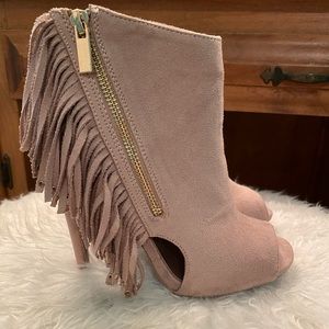 qupid fringe booties